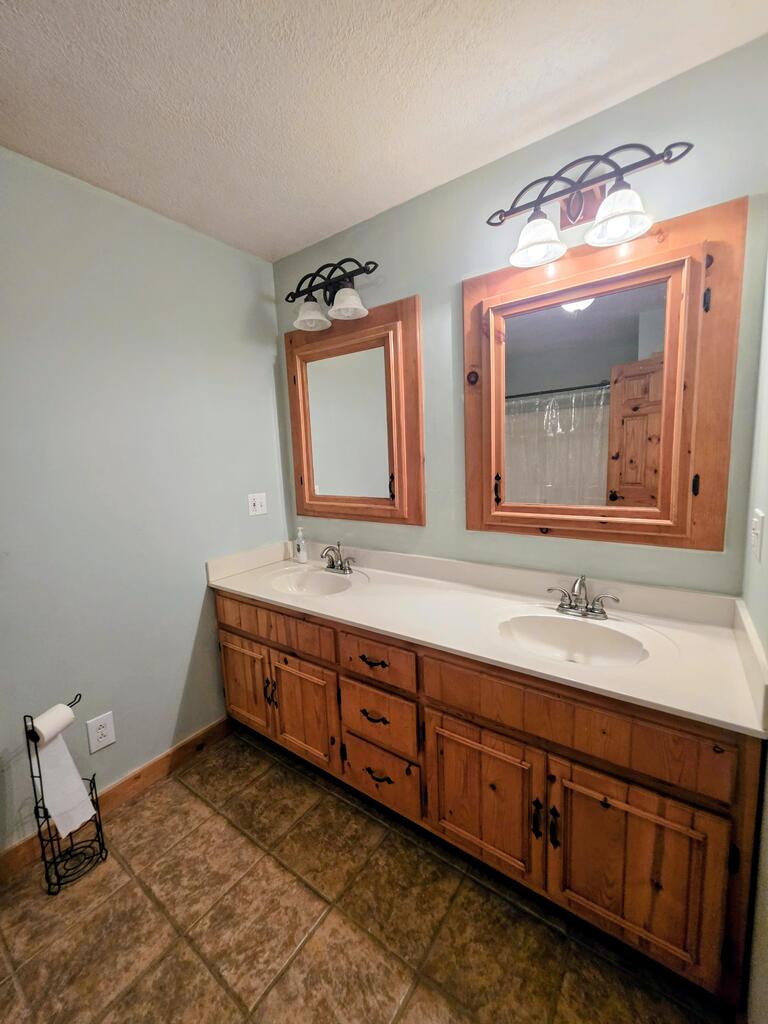 434998 Hiawassee Active