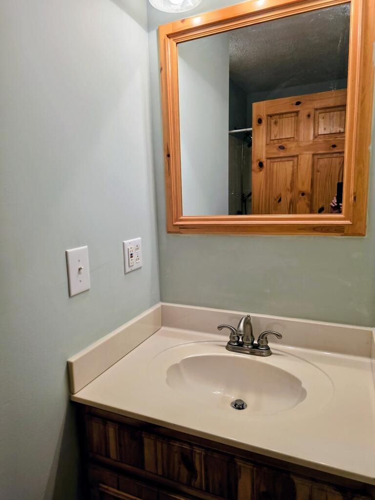 434998 Hiawassee Active