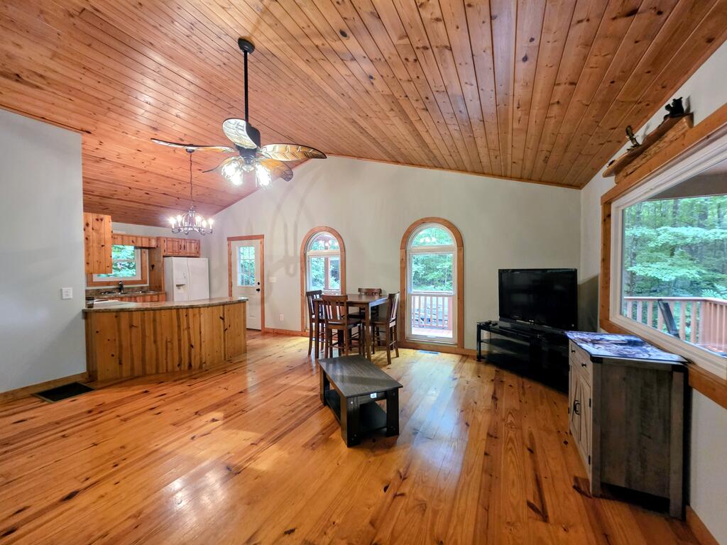 434998 Hiawassee Active