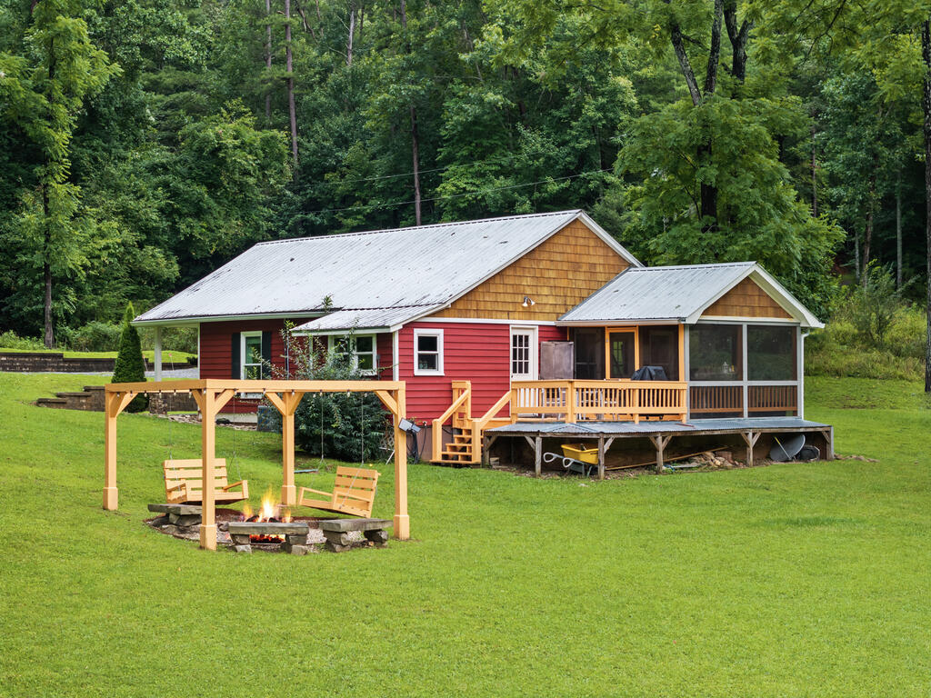 435022 Morganton Active