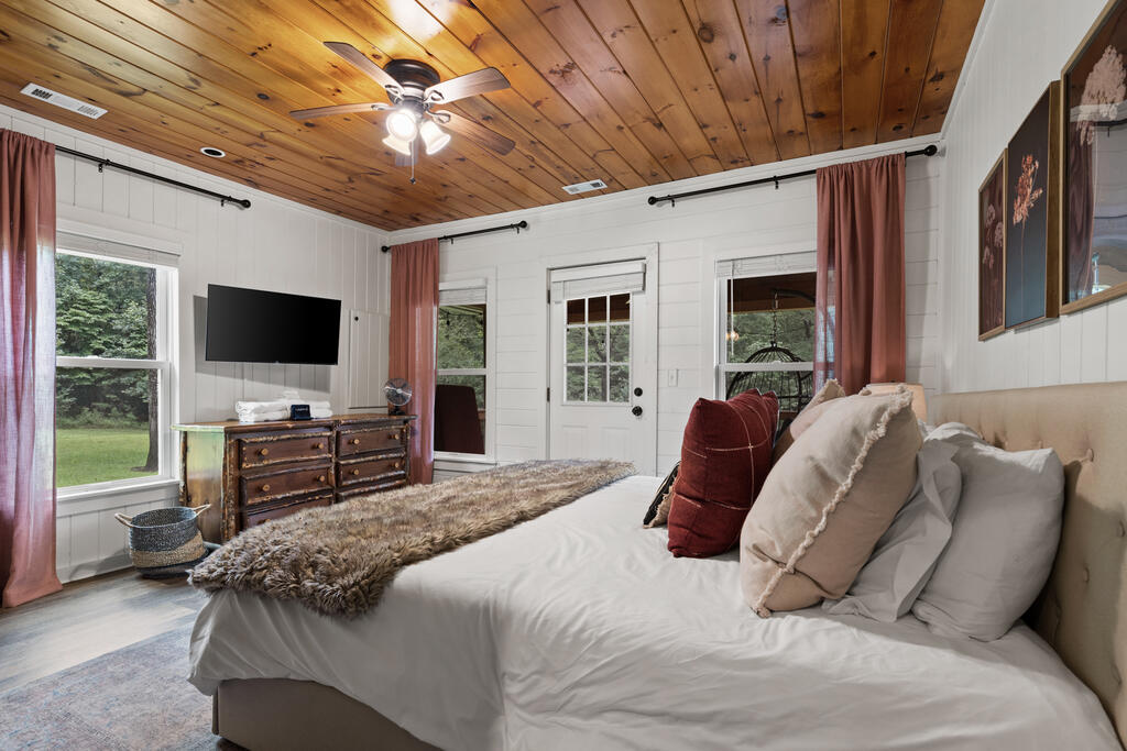 435022 Morganton Active
