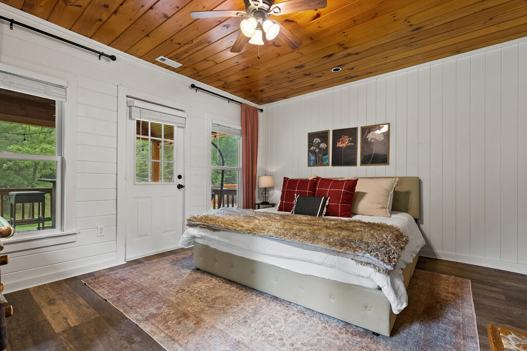 435022 Morganton Active