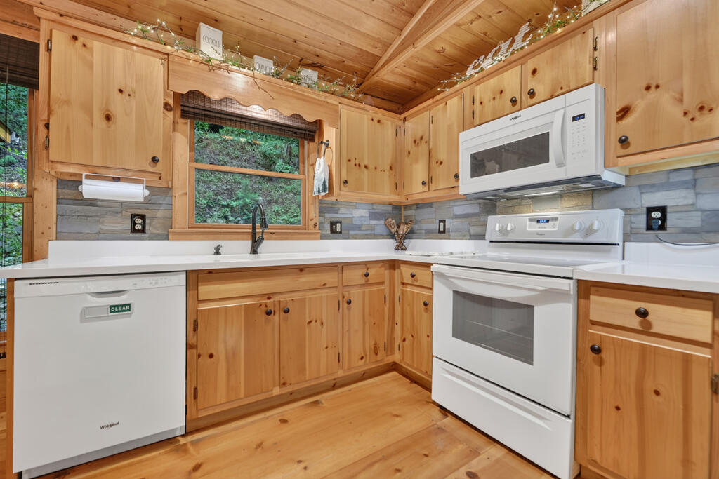 435029 Cherry Log Active