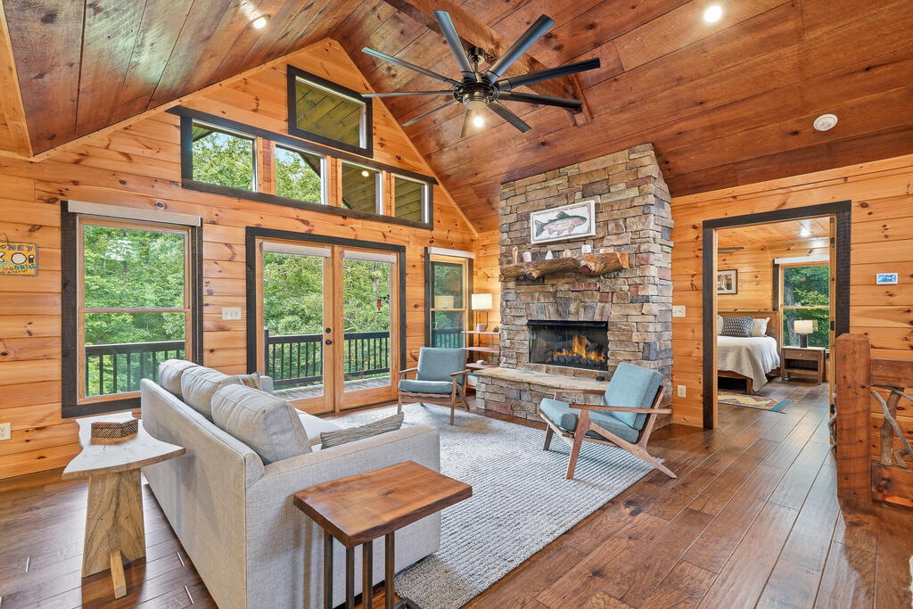 435041 Mineral Bluff Active