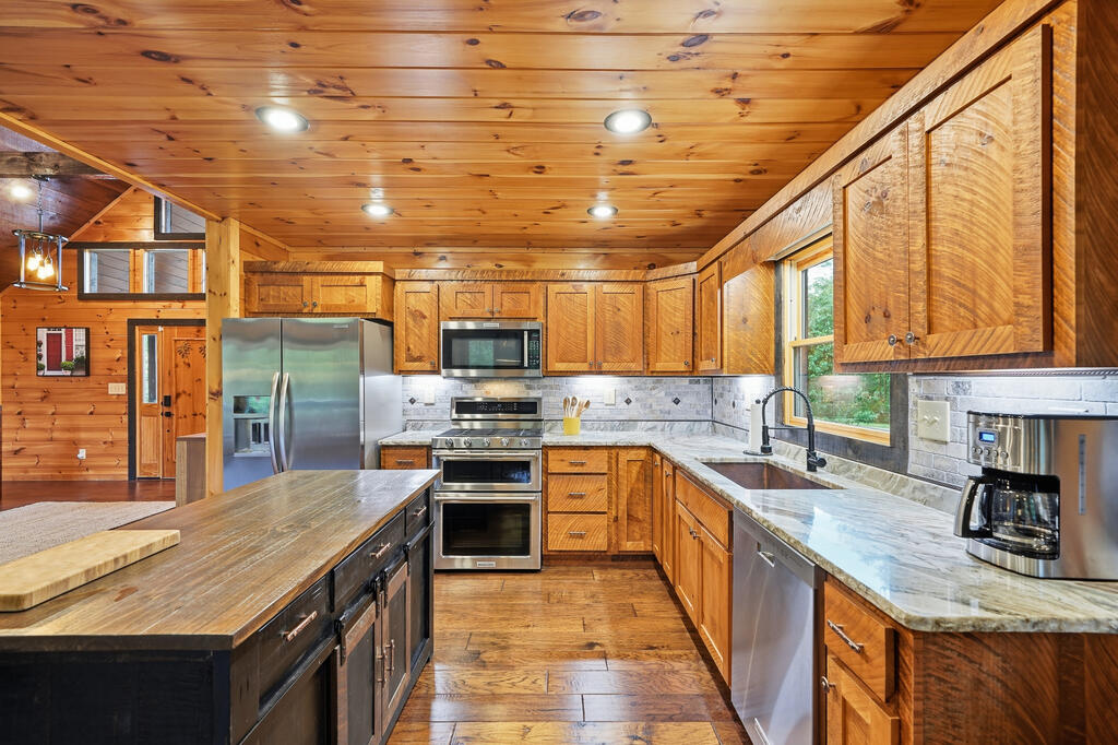 435041 Mineral Bluff Active