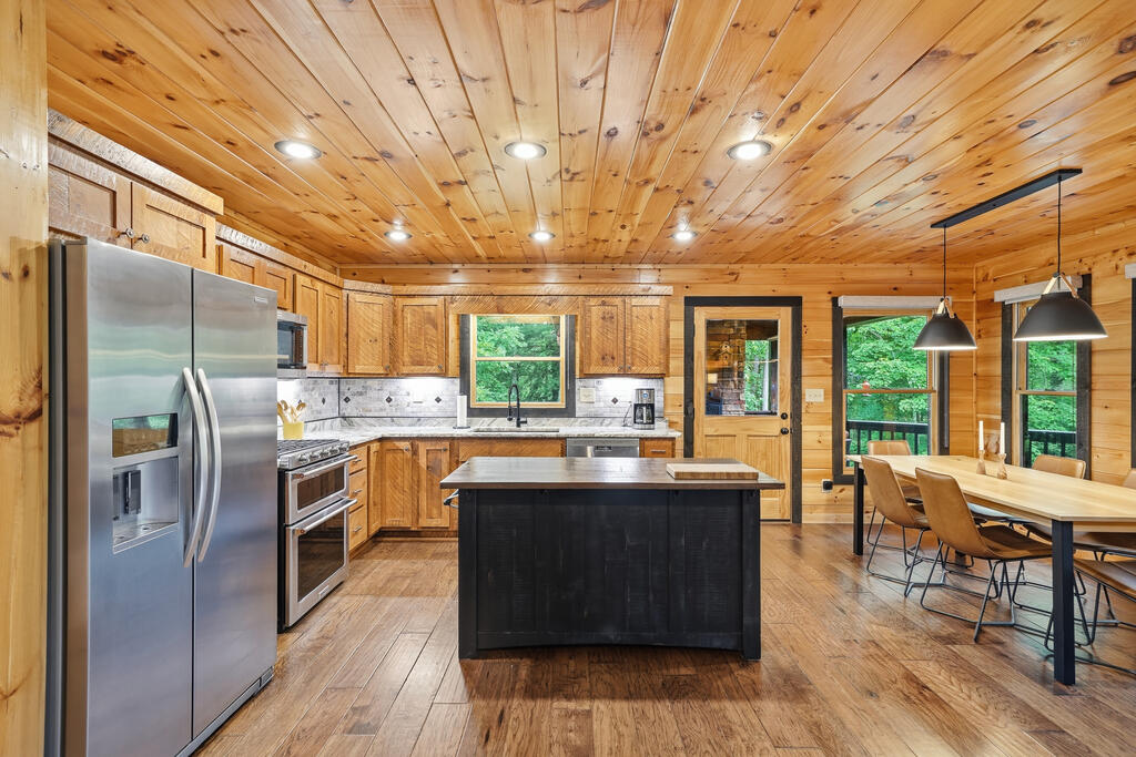 435041 Mineral Bluff Active