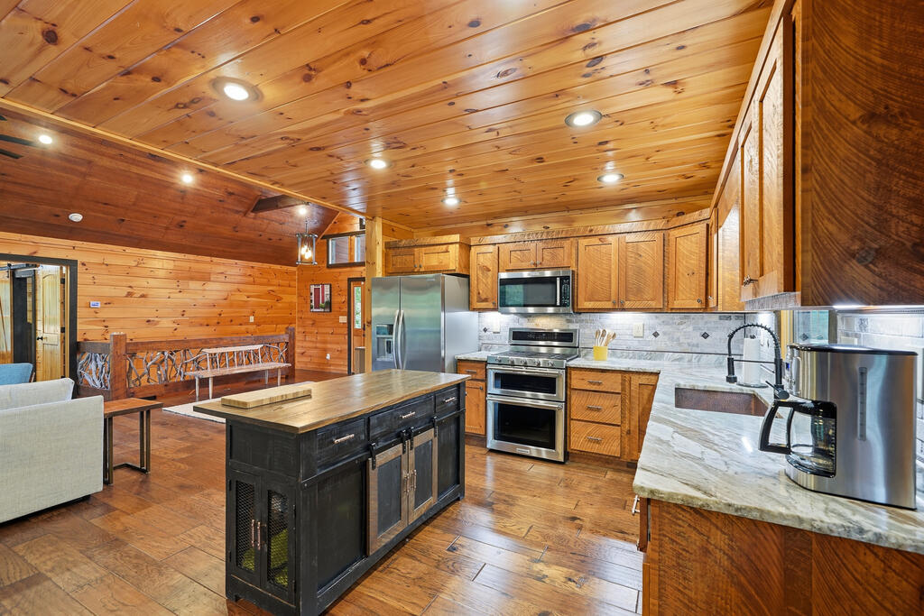435041 Mineral Bluff Active