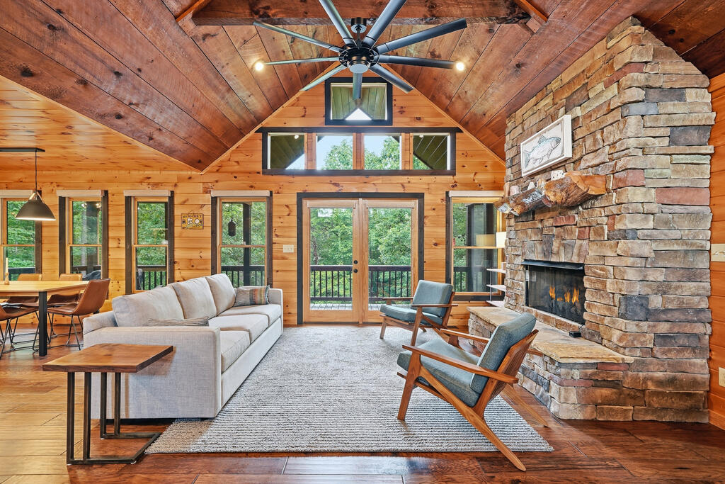 435041 Mineral Bluff Active