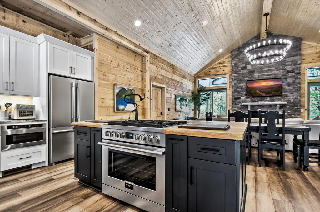 435043 Blue Ridge Active