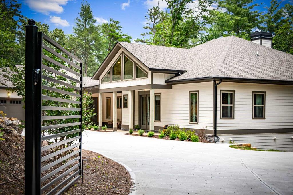435043 Blue Ridge Active