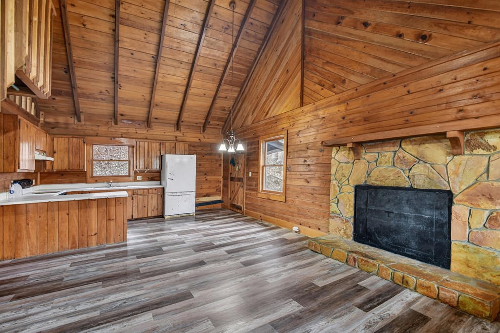435046 Mineral Bluff Active