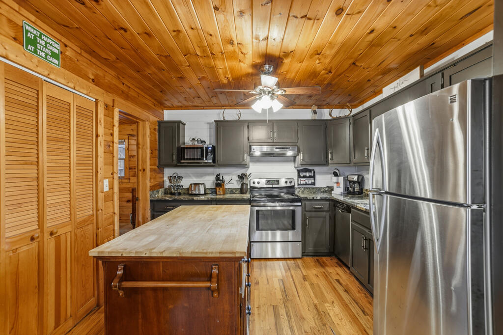435053 Mineral Bluff Active