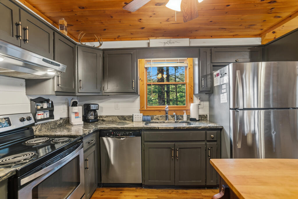435053 Mineral Bluff Active