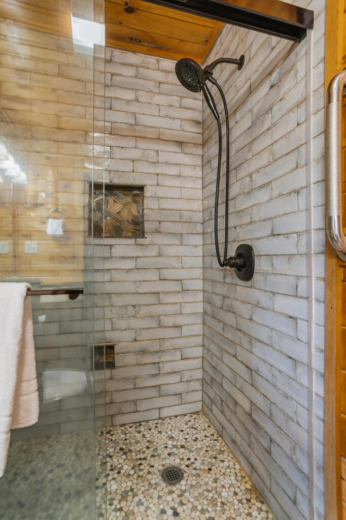 435053 Mineral Bluff Active