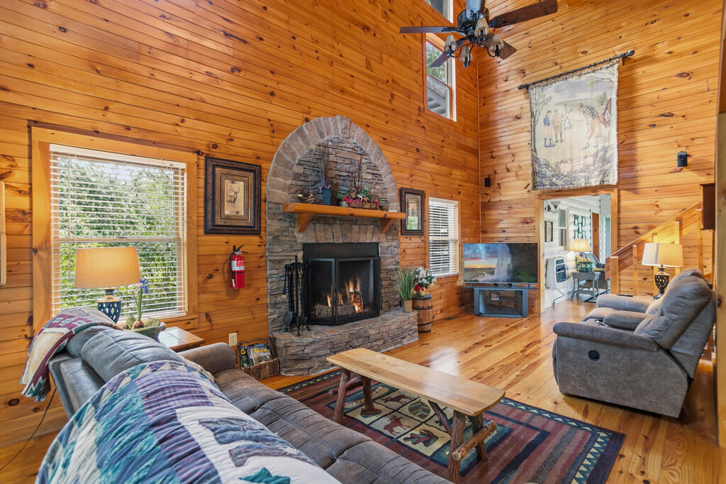 435053 Mineral Bluff Active