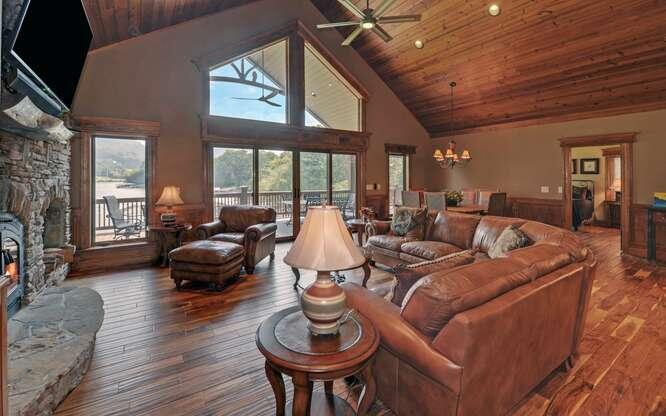 435081 Hiawassee Active