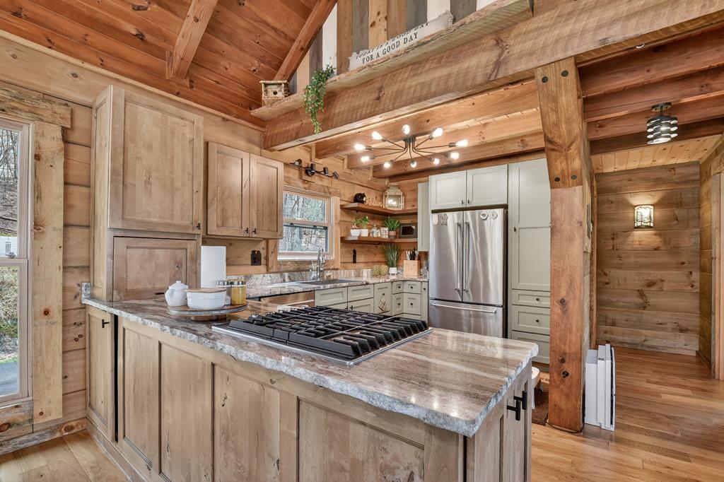 435086 Mineral Bluff Active
