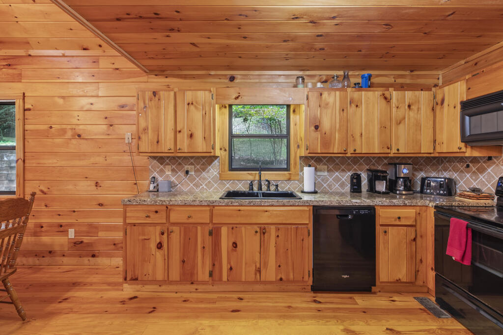 435097 Ellijay Active