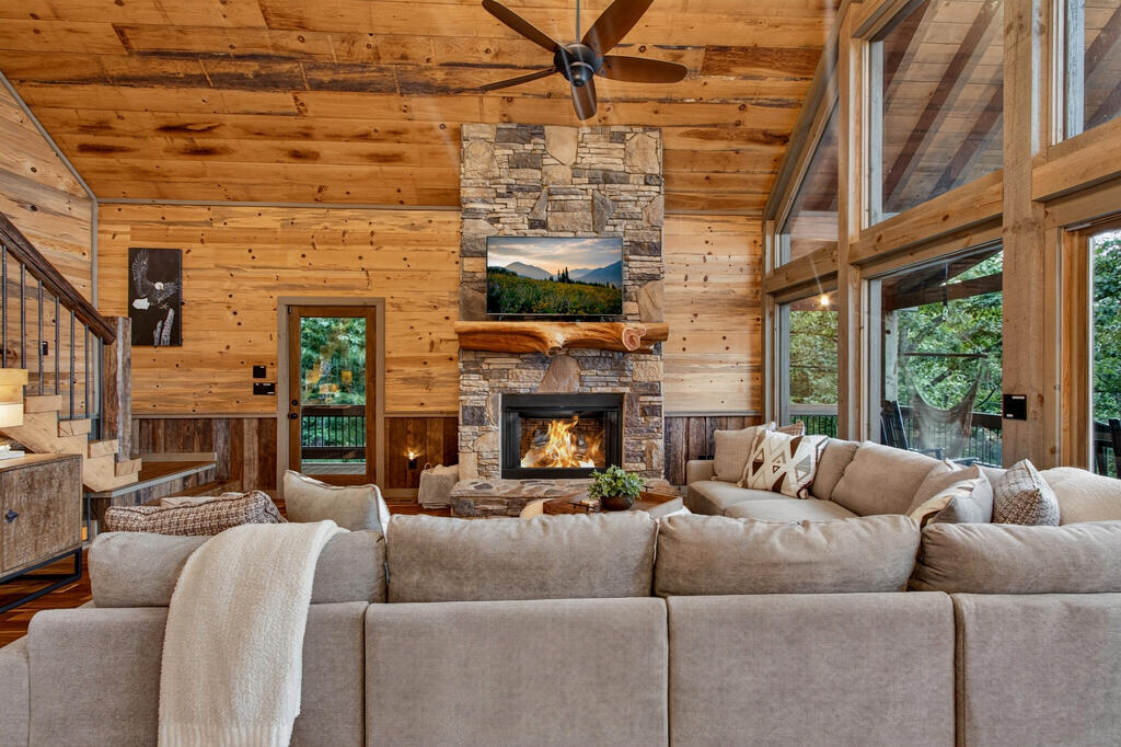 435119 Blue Ridge Active