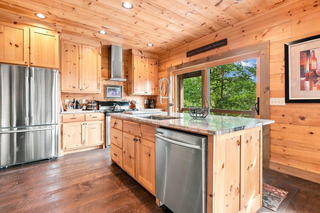 435126 Blue Ridge Active