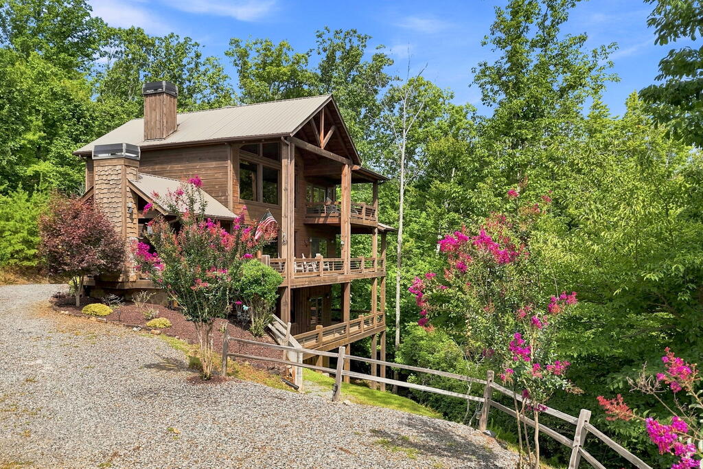 435126 Blue Ridge Active