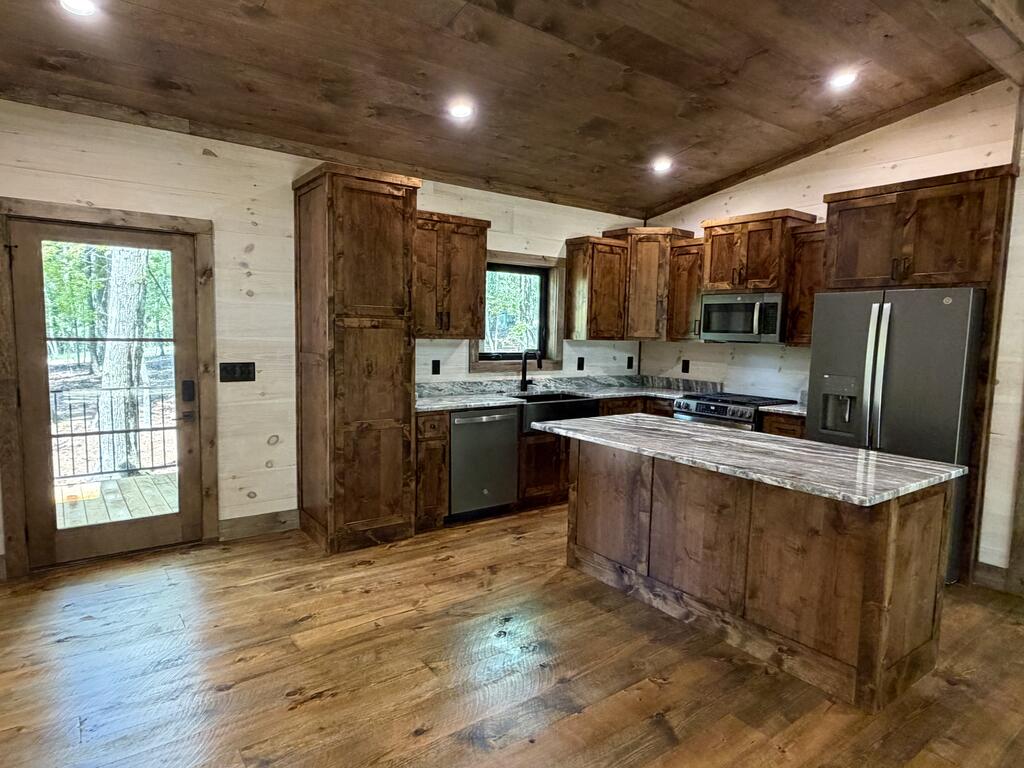 435143 Mineral Bluff Active