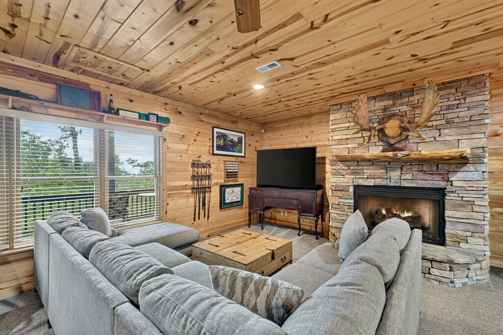 435168 Blue Ridge Active
