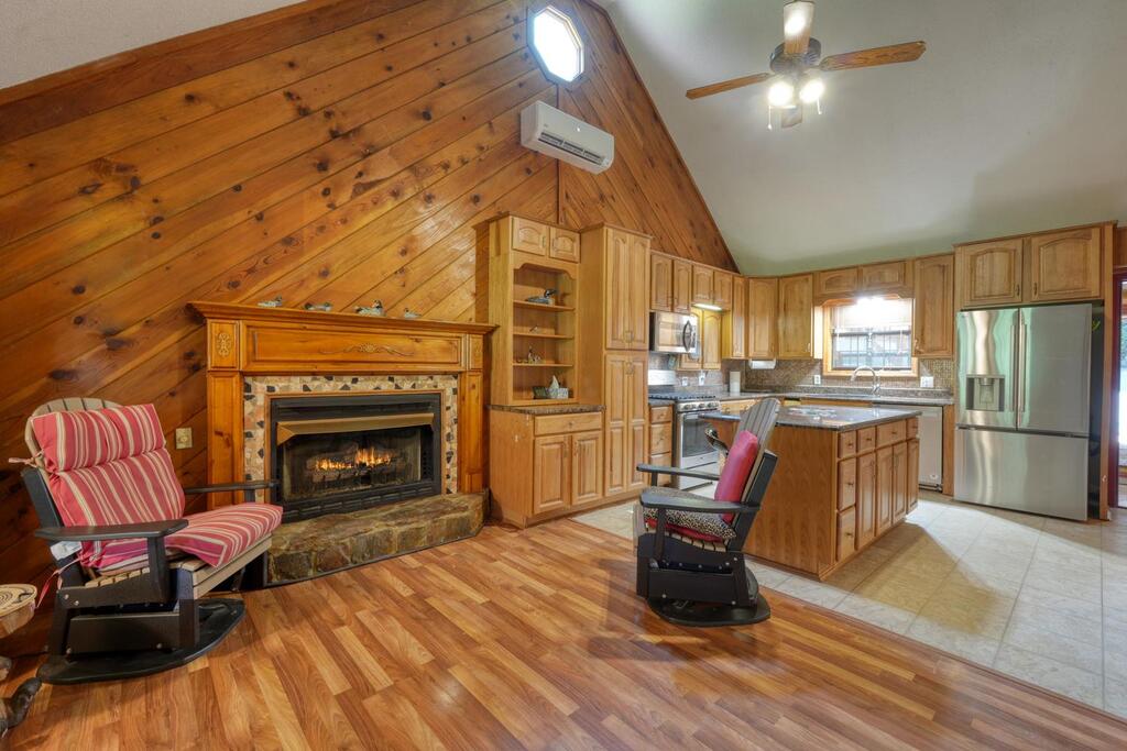 435186 Hiawassee Active