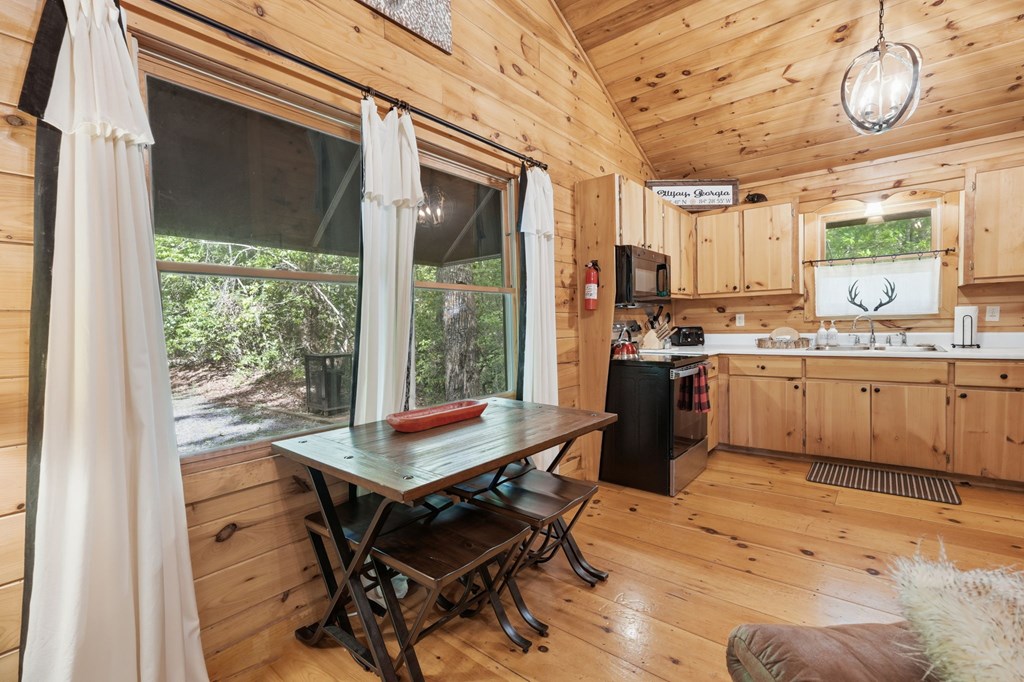 435189 Ellijay Active