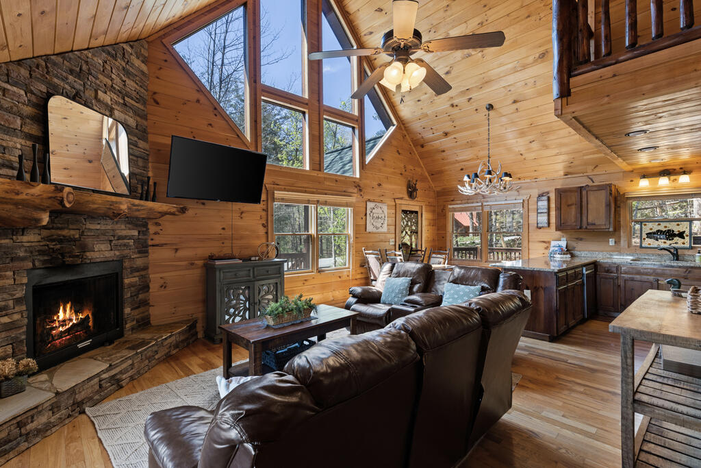 435190 Blue Ridge Active