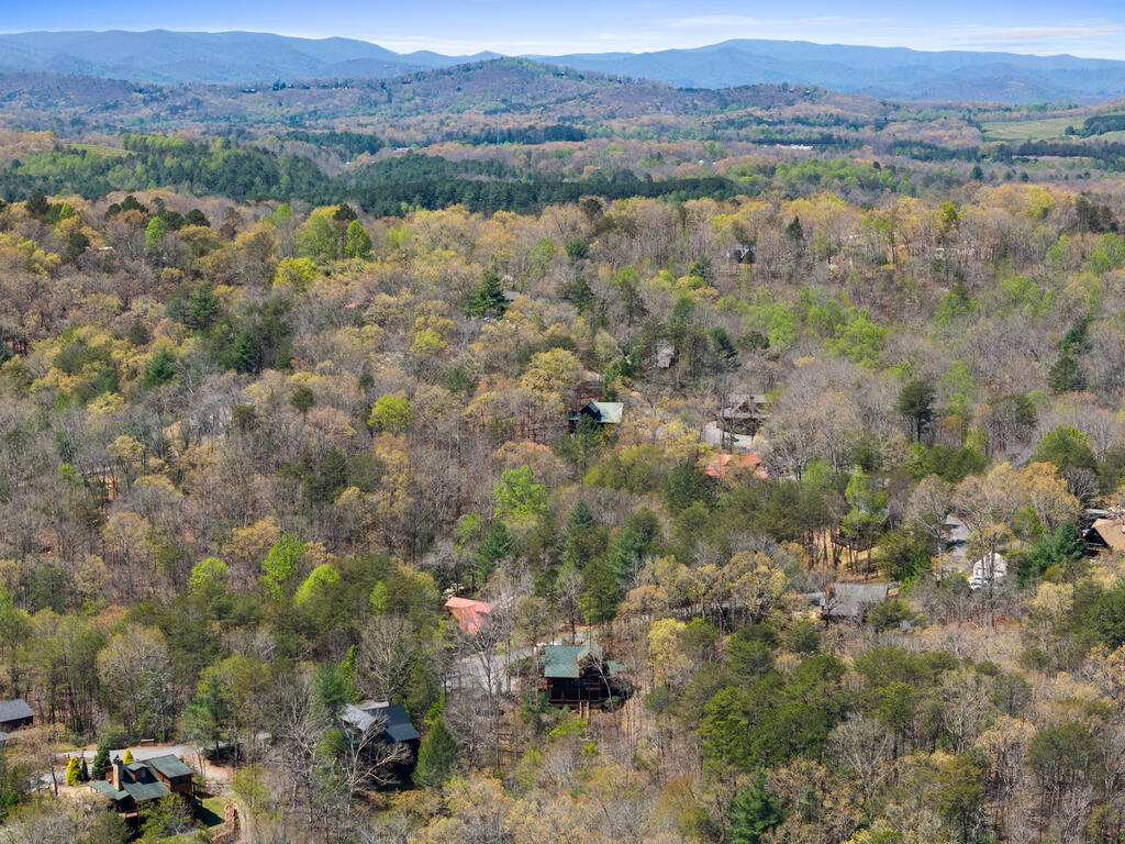 435190 Blue Ridge Active