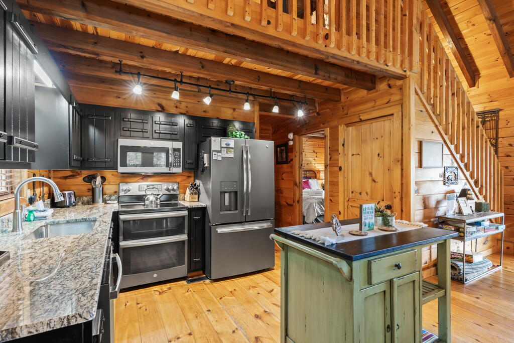 435194 Ellijay Active