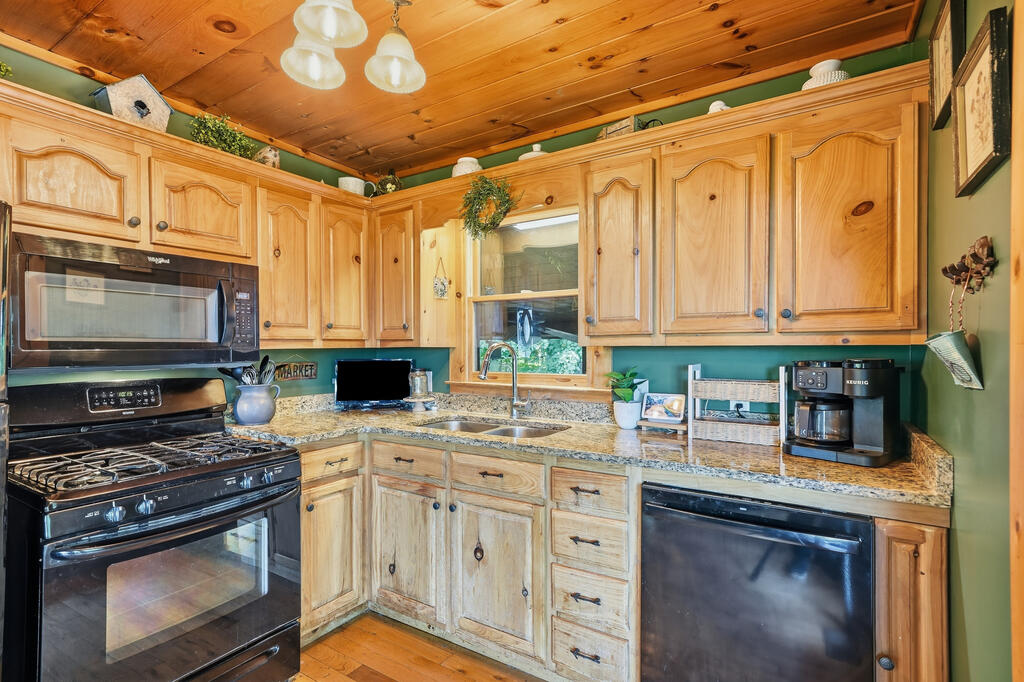 435212 Morganton Active