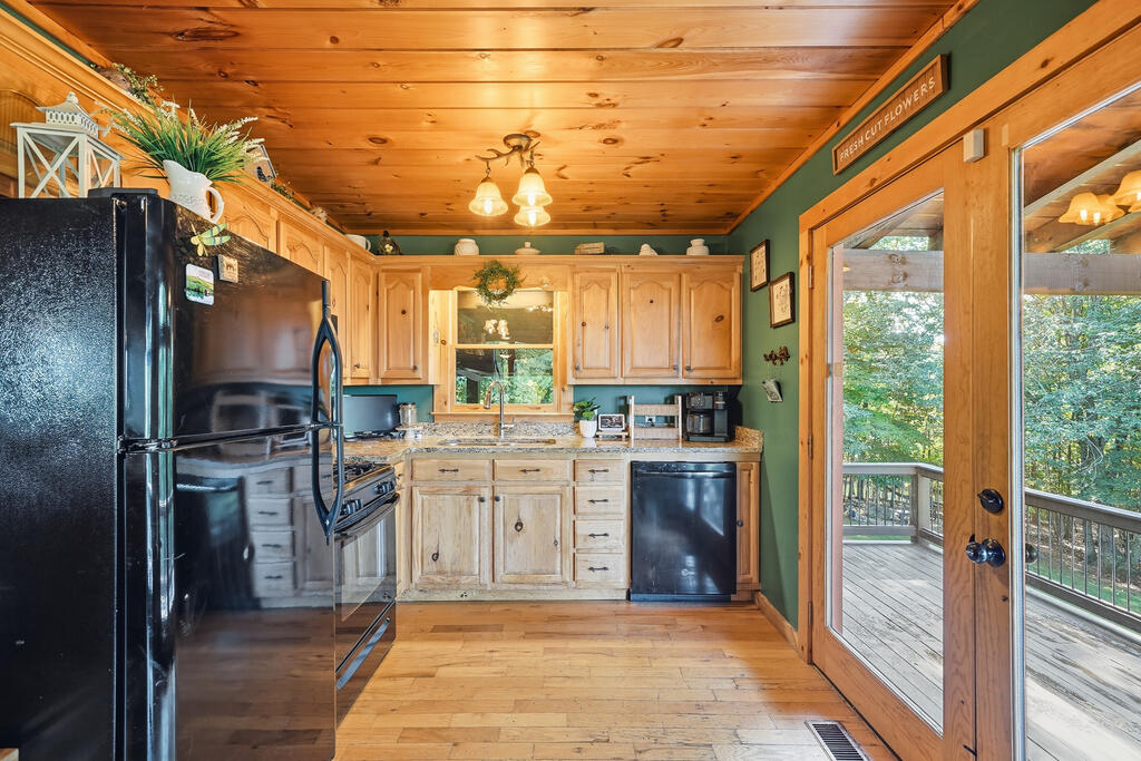 435212 Morganton Active
