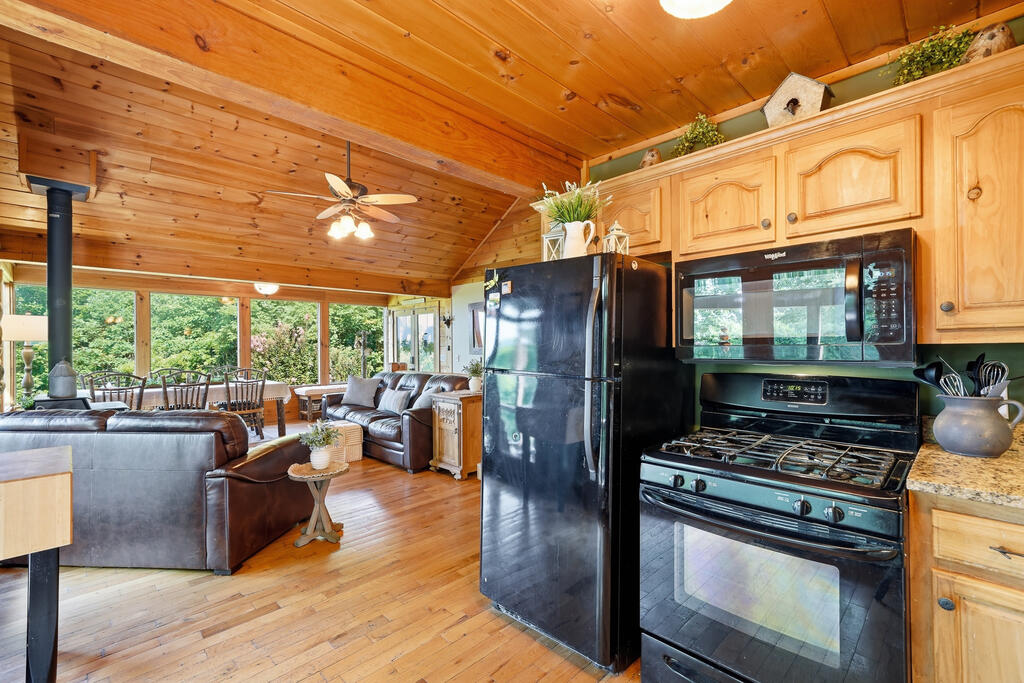 435212 Morganton Active