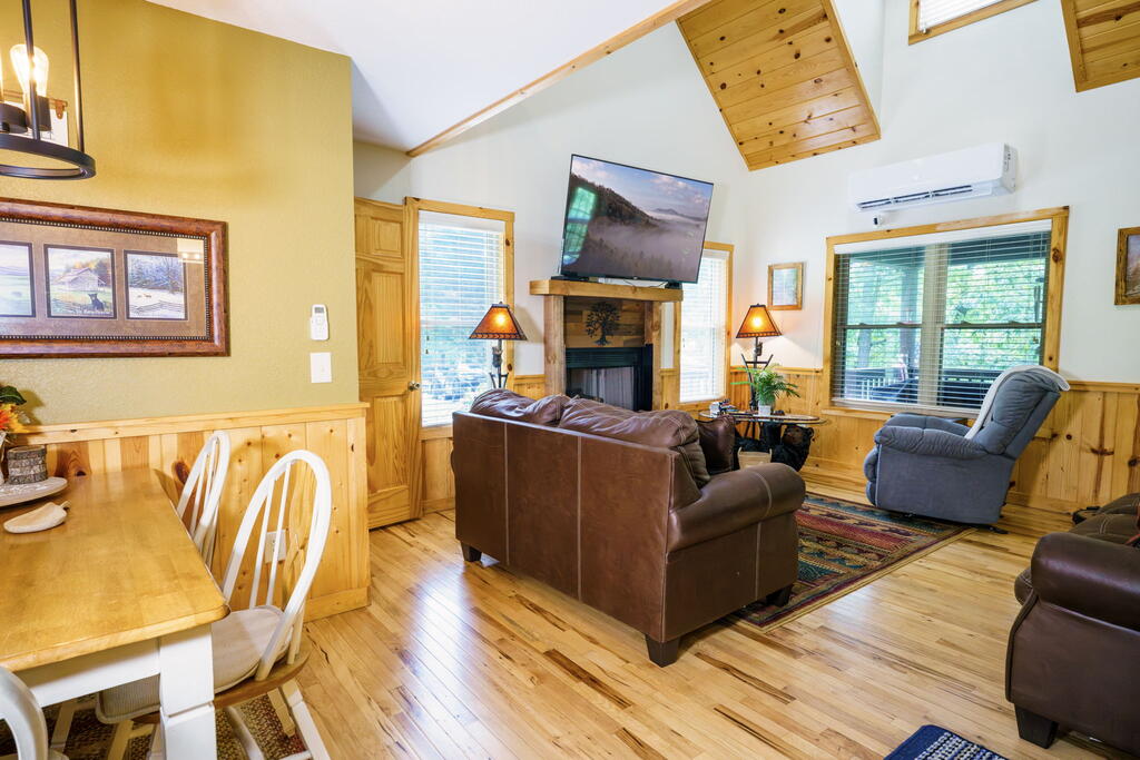 435225 Hayesville Active