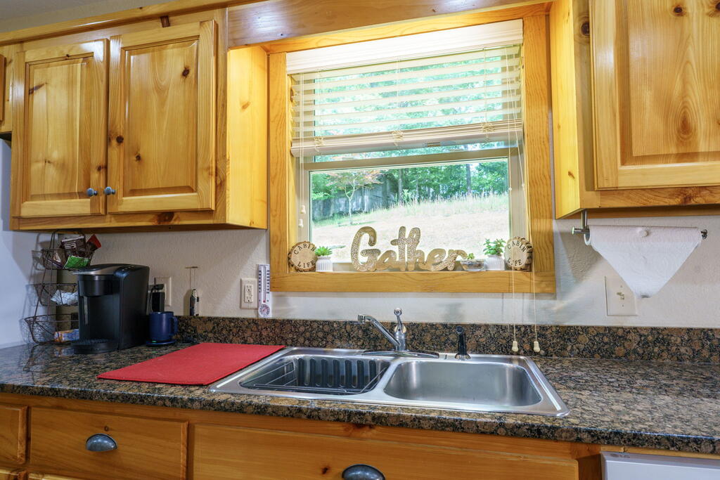 435225 Hayesville Active