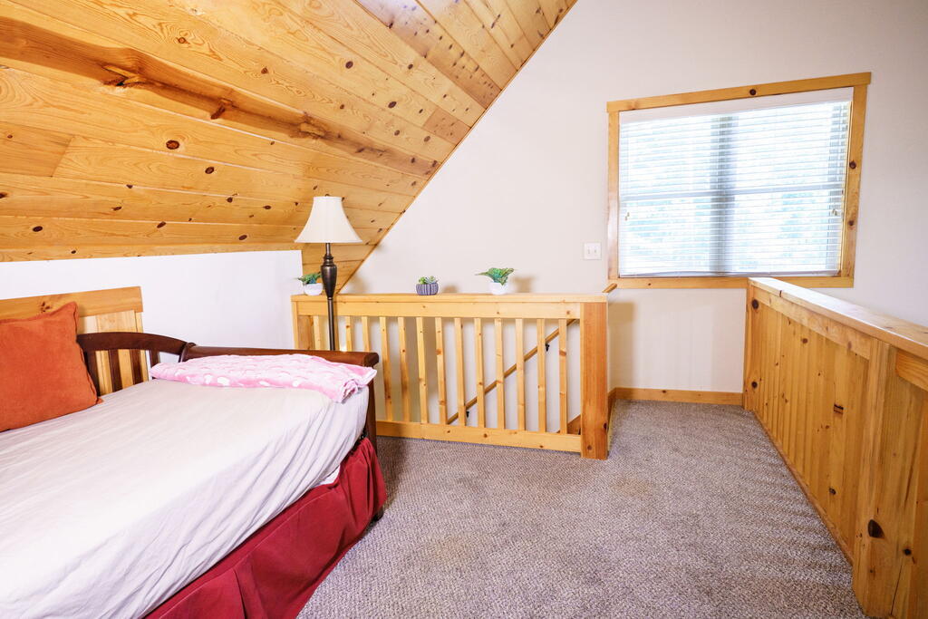 435225 Hayesville Active