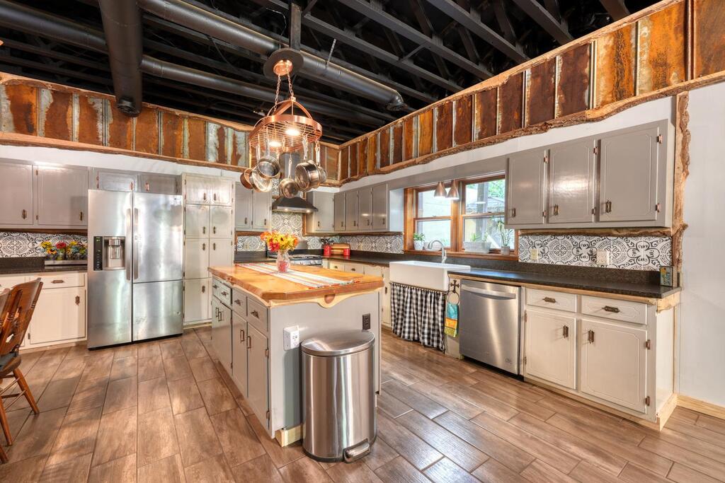 435227 Morganton Active