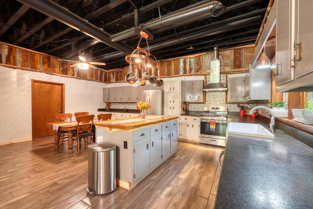 435227 Morganton Active