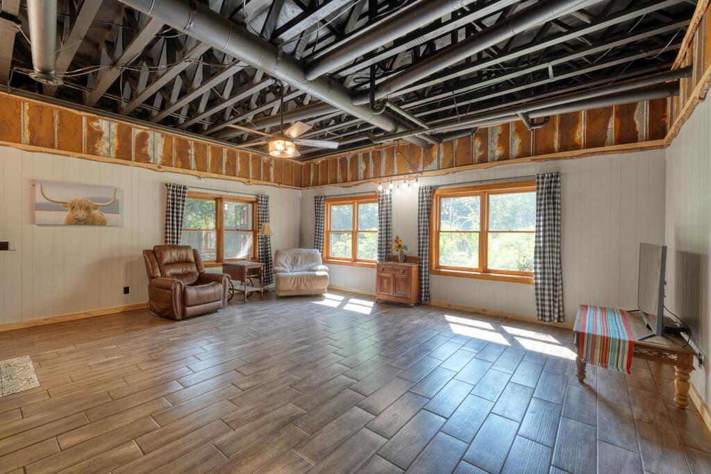 435227 Morganton Active