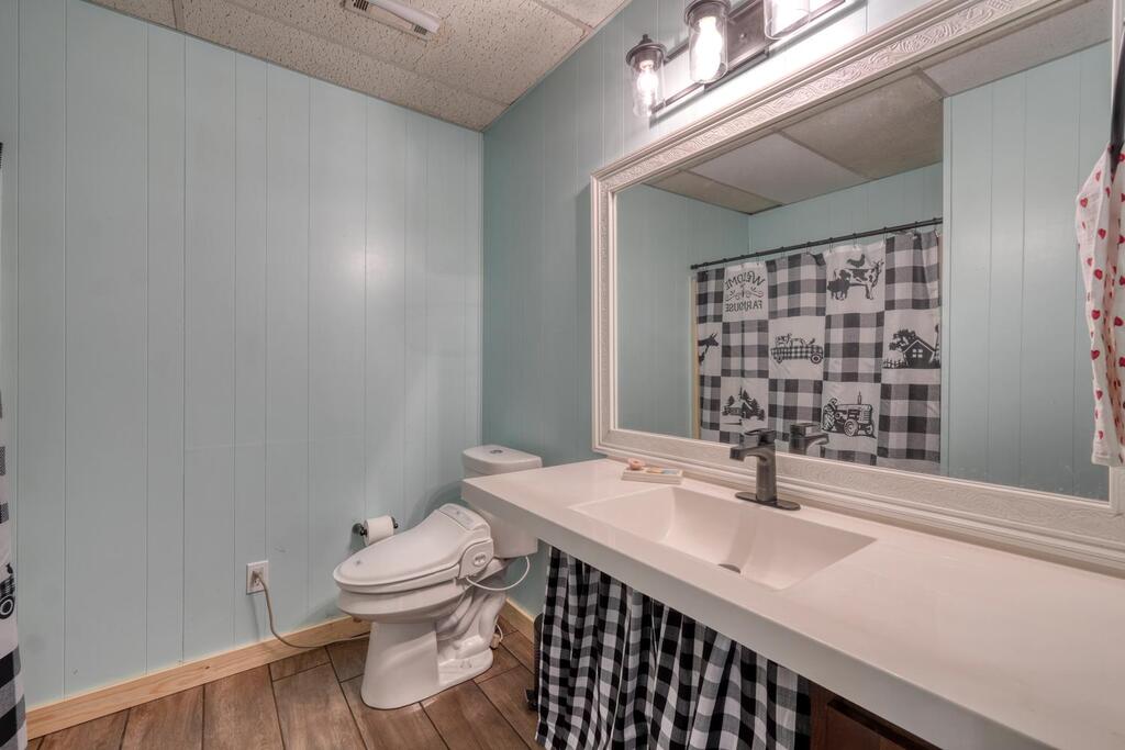435227 Morganton Active