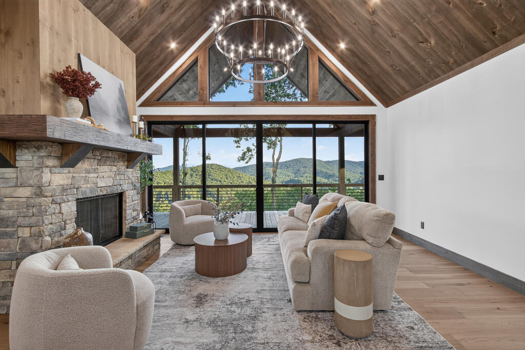 435238 Blue Ridge Active