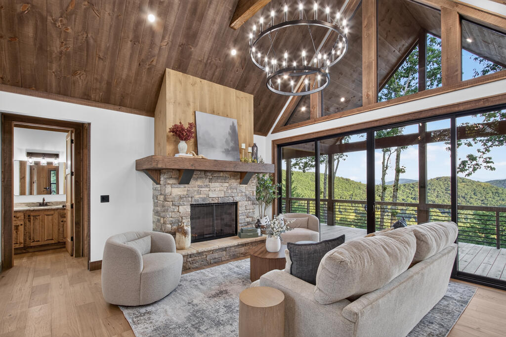 435238 Blue Ridge Active