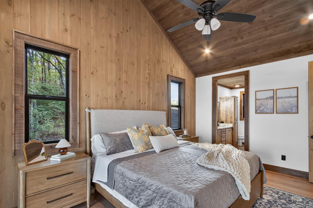 435238 Blue Ridge Active