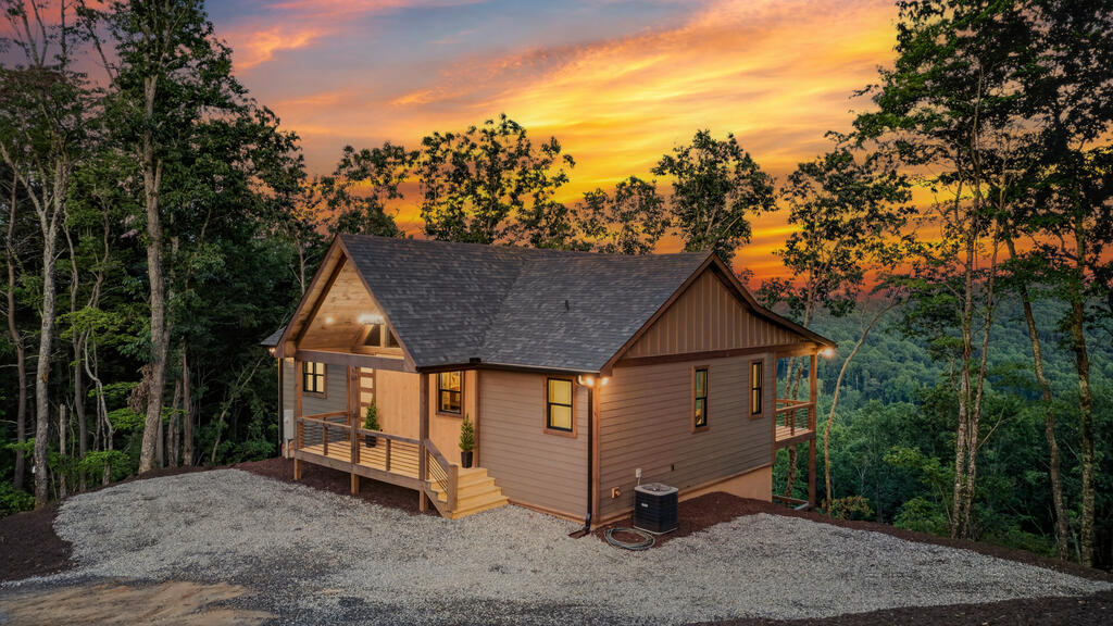435238 Blue Ridge Active