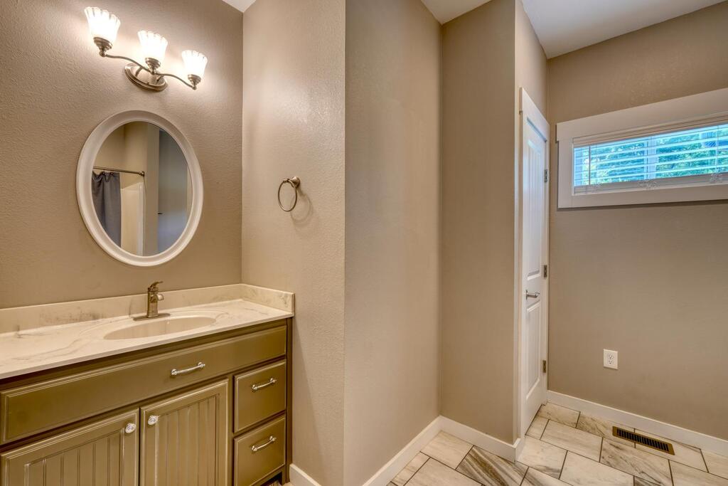 435240 Blairsville Active