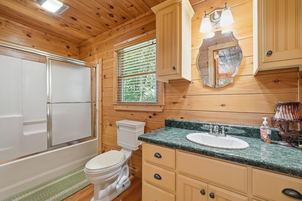 435248 Blue Ridge Active