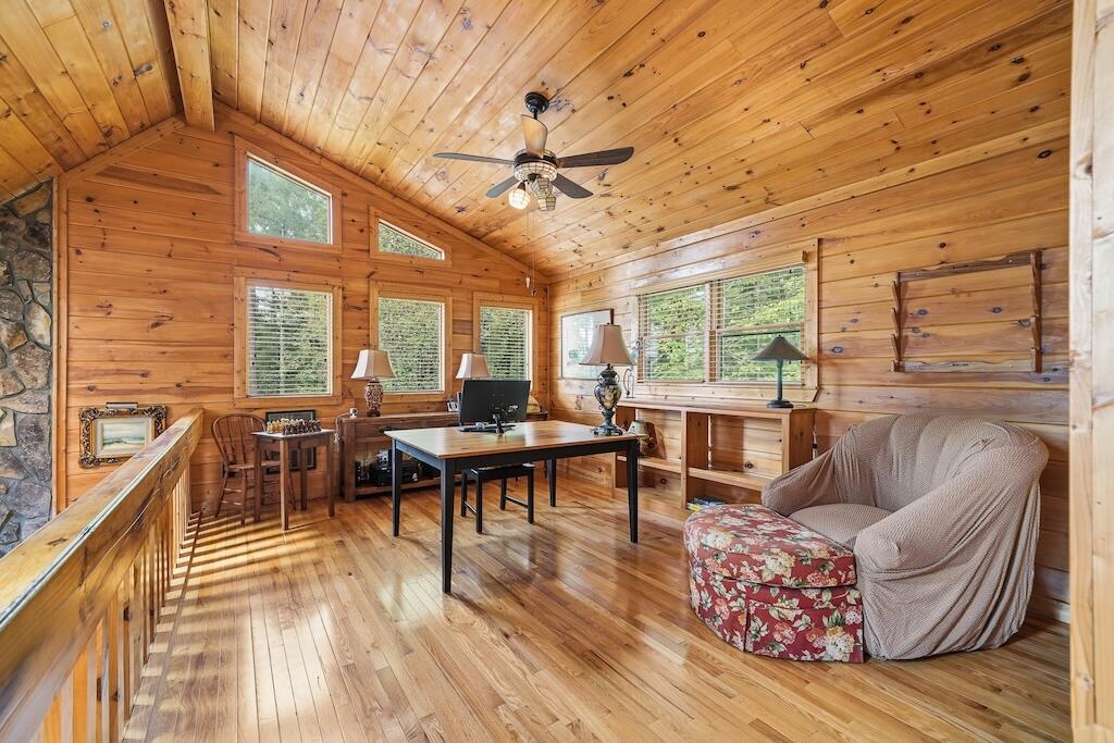 435248 Blue Ridge Active