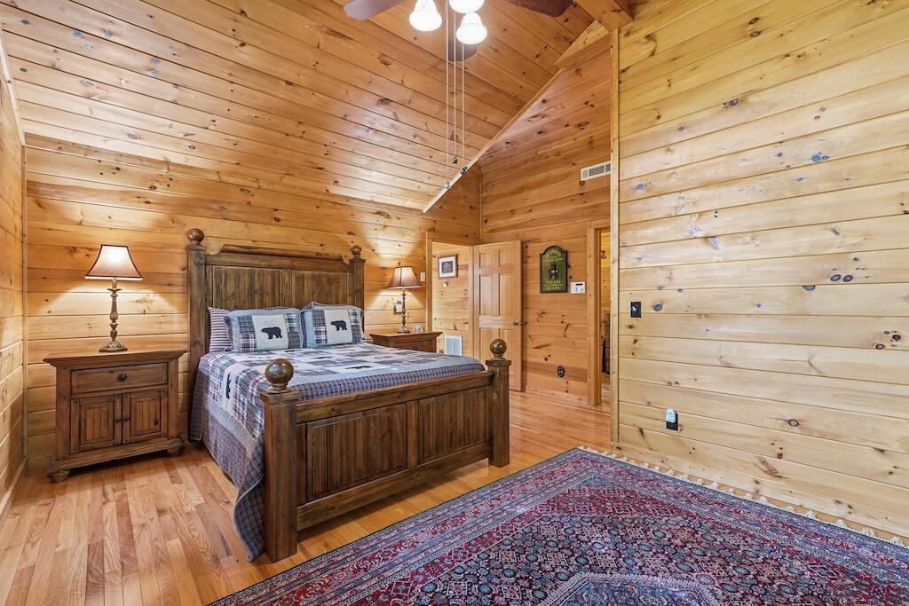 435248 Blue Ridge Active
